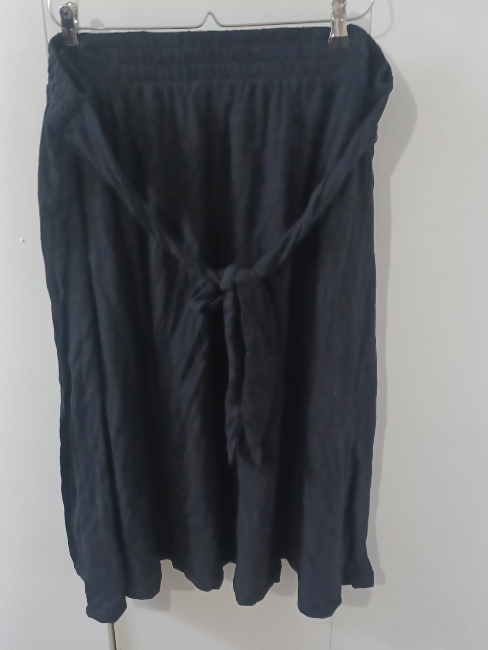 Torrid Midi Skirt in Black Size 3
